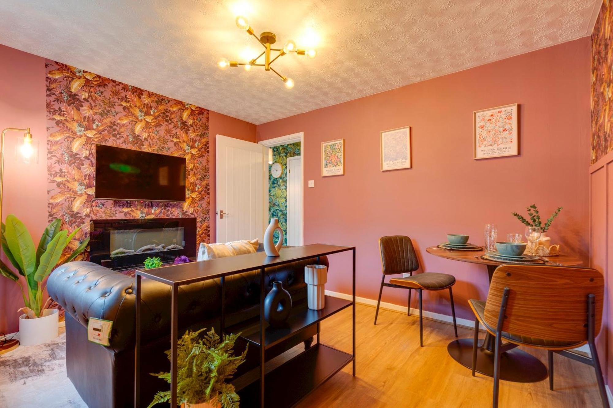 Pass The Keys Stylish And Modern Flat Next To Station *