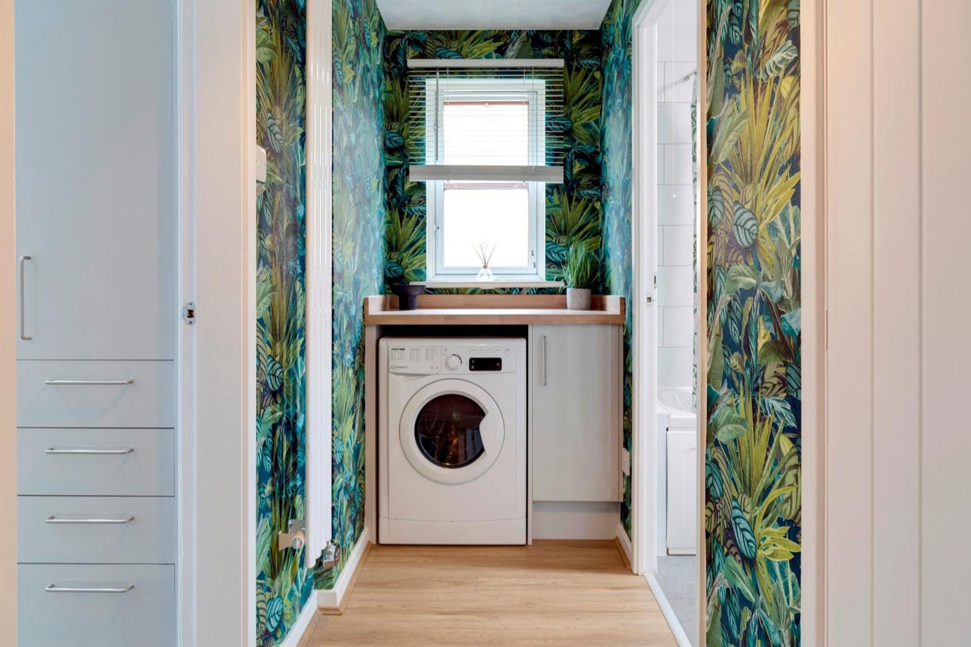 Pass The Keys Stylish And Modern Flat Next To Station Apartemen
