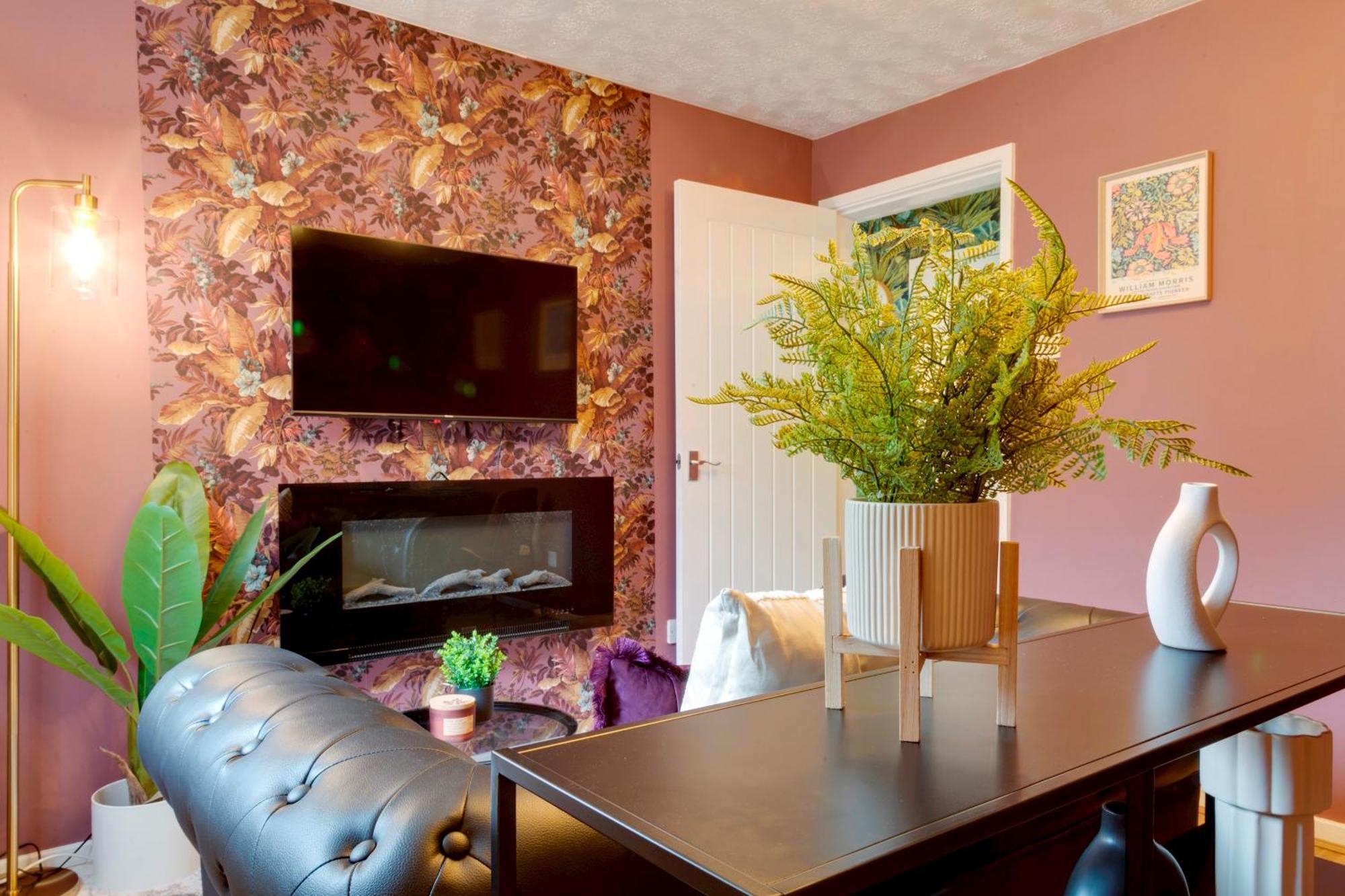Pass The Keys Stylish And Modern Flat Next To Station Apartemen *